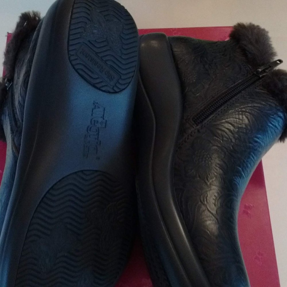 Alegria Erins by PG Lite Ladies Slip & Zip Leather Ankle Boots, Size: 5.5-6 US